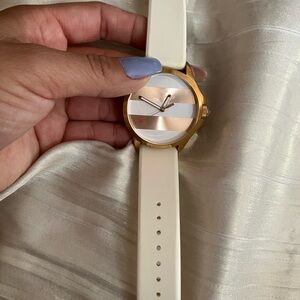 Elegant Cream and Gold Women's Watch